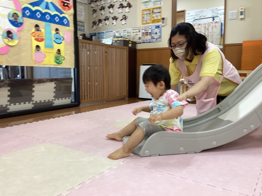 10月運動遊びの会(いるか組：すべり台)