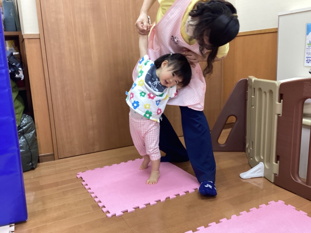 10月運動遊びの会(いるか組：トンネル・ポーズ)