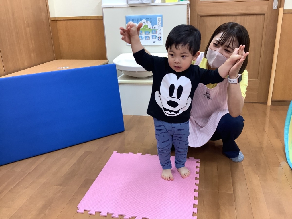 5月運動プログラムの様子(ポーズ)