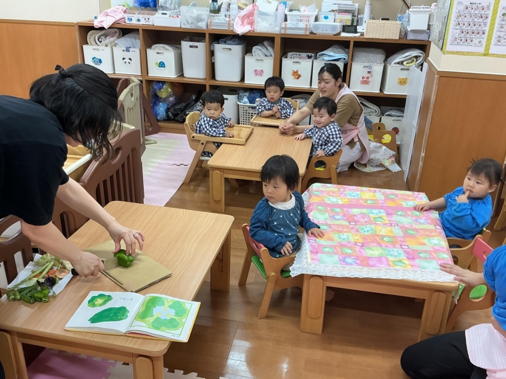 野菜をカットする様子