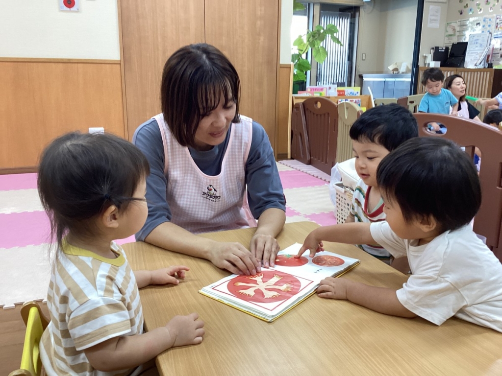 絵本読みあいの様子