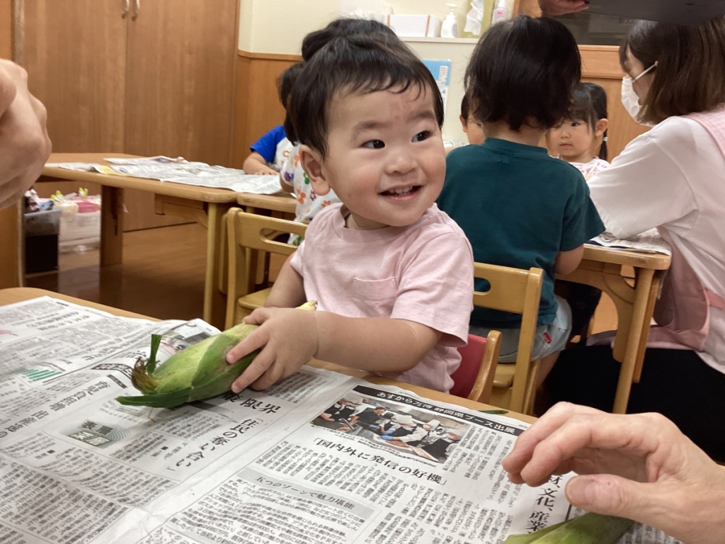 とうもろこしの皮むき