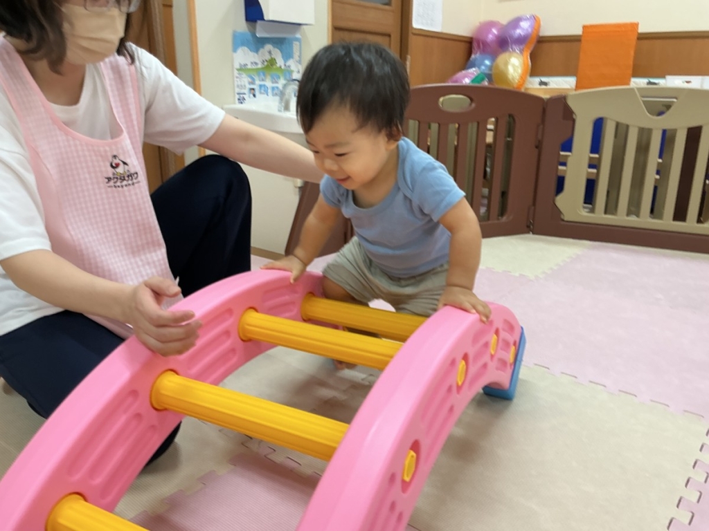 9月運動プログラムの様子(らっこ・橋渡り)