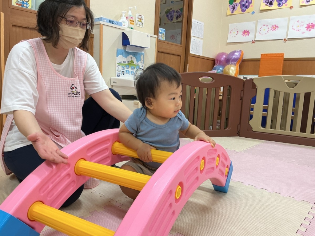 9月運動プログラムの様子(らっこ・橋渡り)