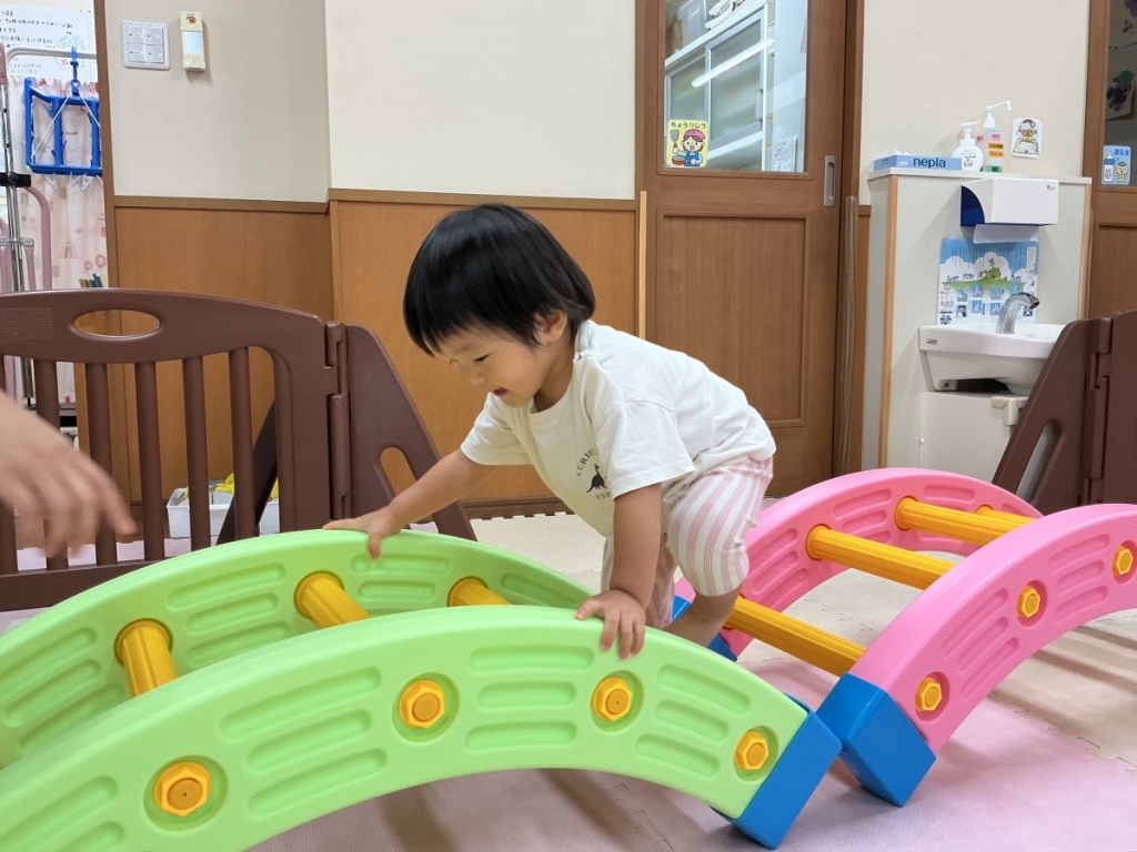9月運動プログラムの様子(いるか・橋渡り)