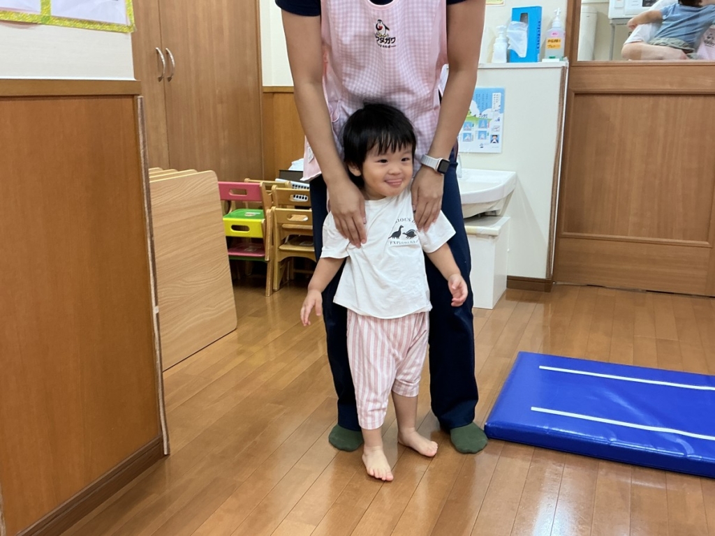 9月運動プログラムの様子(いるか・ポーズ)