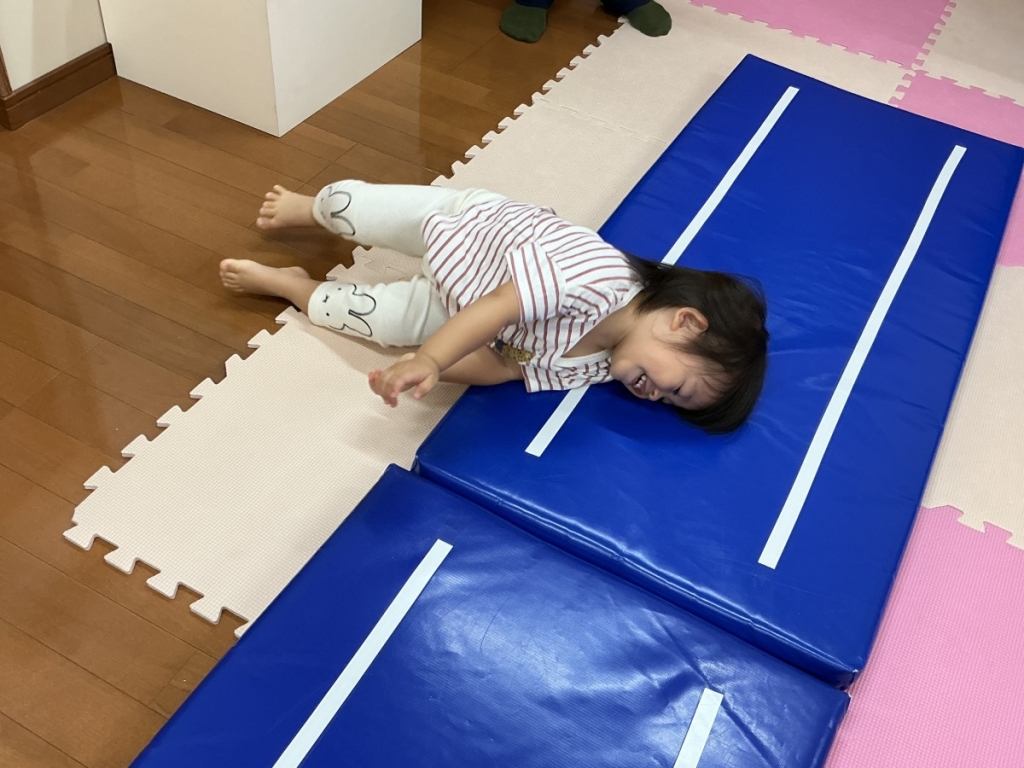 9月運動プログラムの様子(いるか・横転)