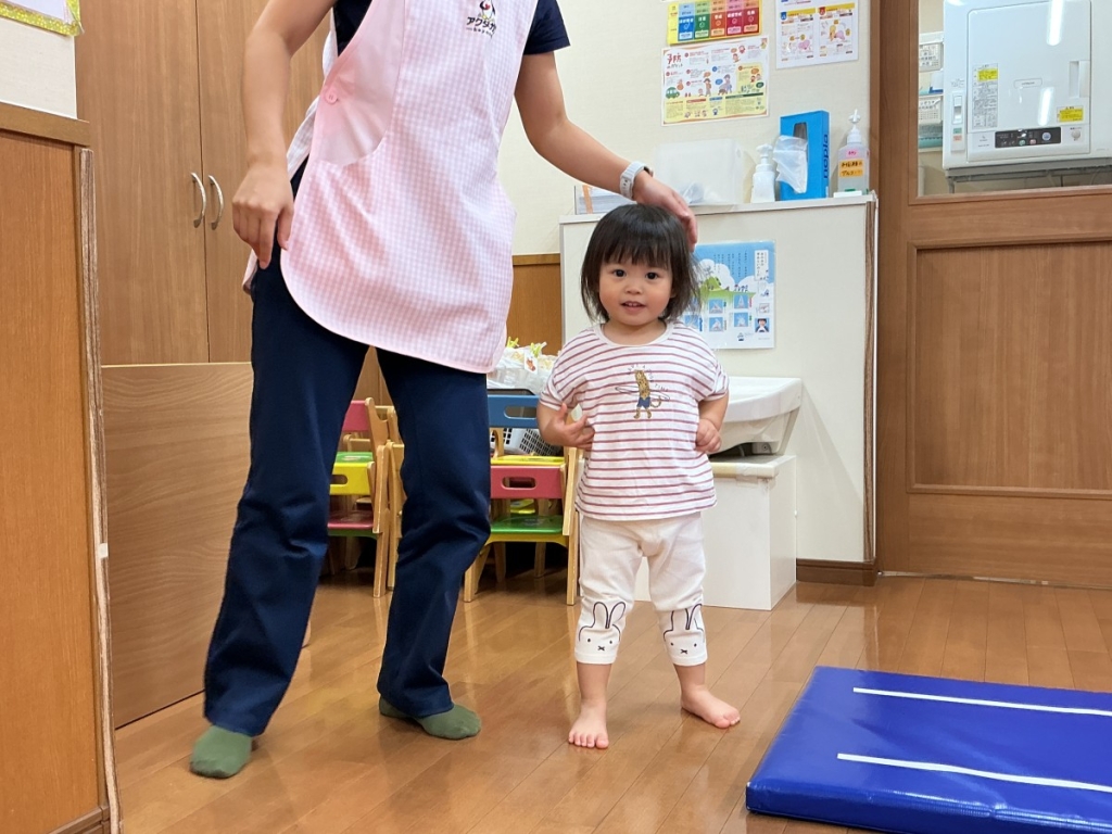 9月運動プログラムの様子(いるか・ポーズ)