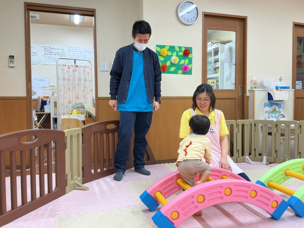 10月運動プログラムの様子(いるかB・橋渡り)