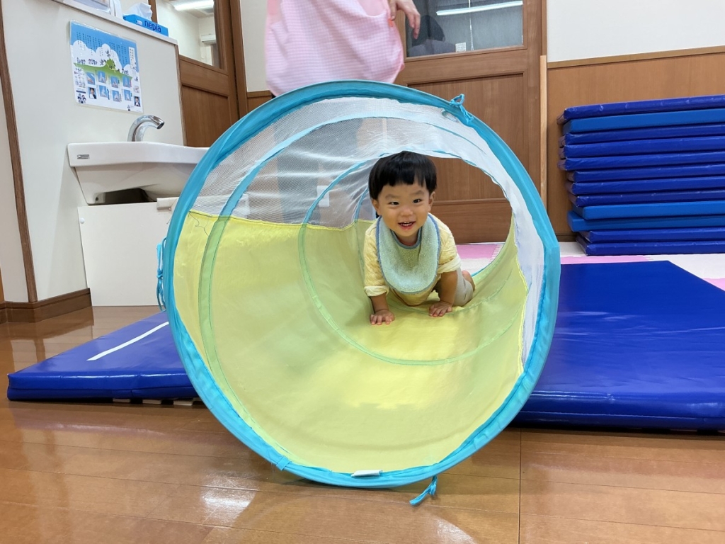 10月運動プログラムの様子(いるかB・トンネル)