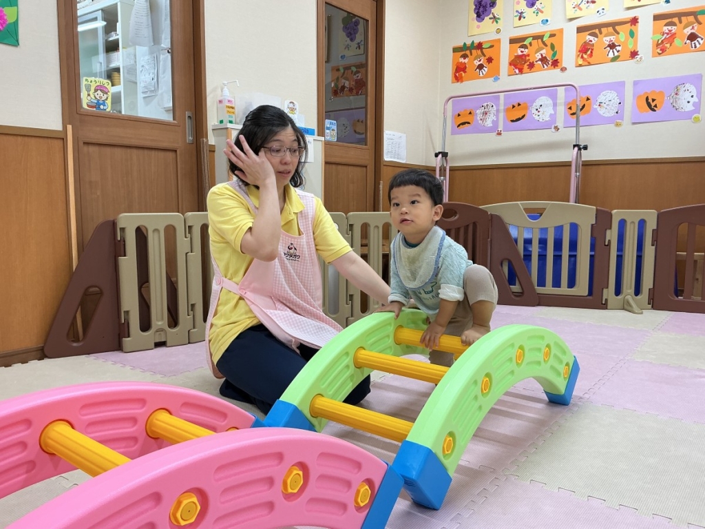 10月運動プログラムの様子(いるかB・橋渡り)