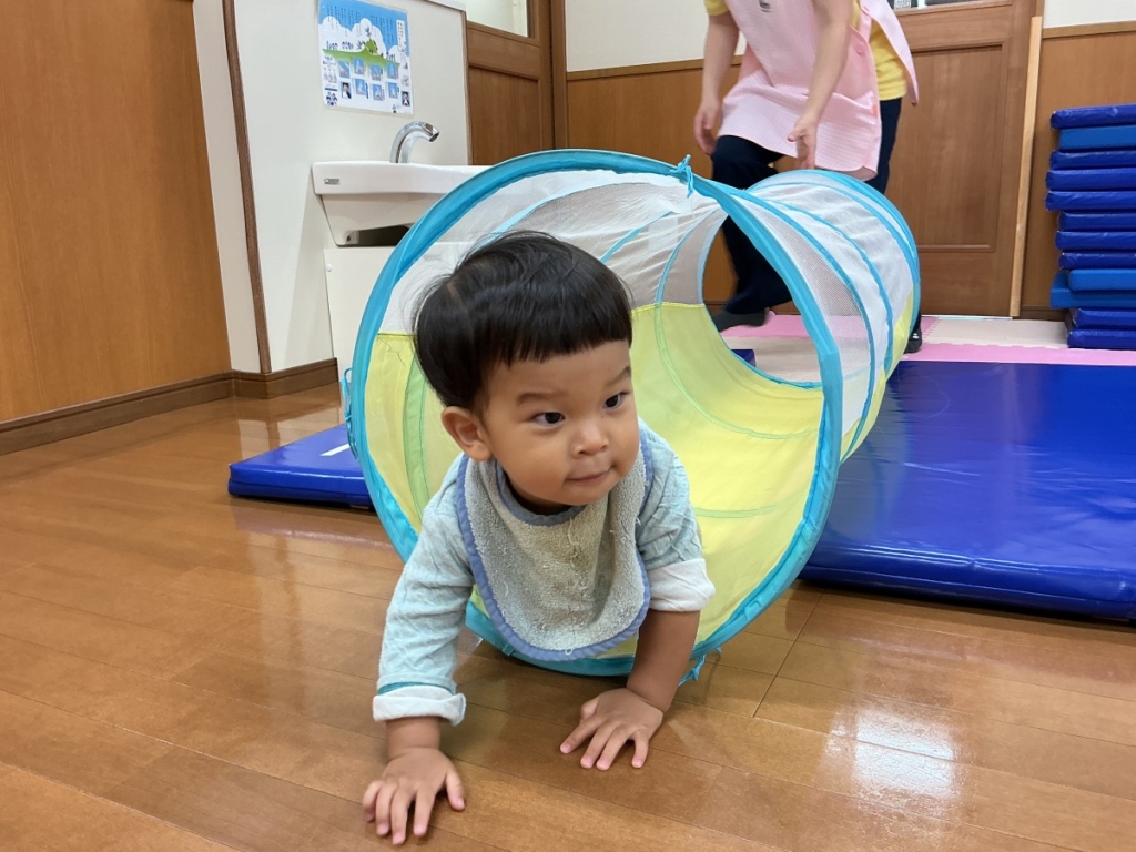 10月運動プログラムの様子(いるかB・トンネル)