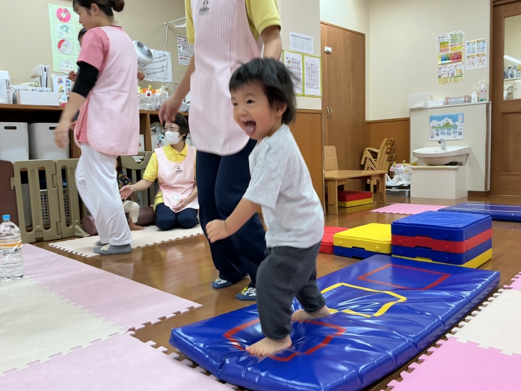 10月運動プログラムの様子(いるかA・階段ブロック)