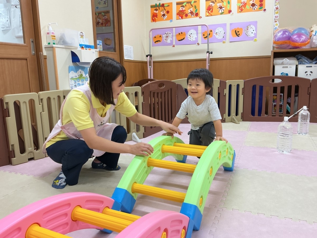 10月運動プログラムの様子(いるかA・橋渡り)