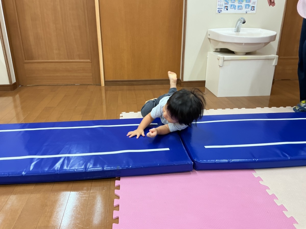 10月運動プログラムの様子(いるかA・横転)