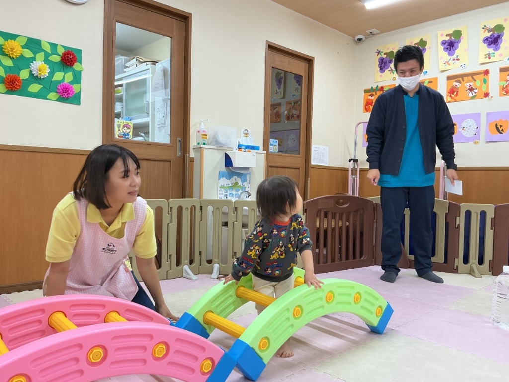 10月運動プログラムの様子(いるかA・橋渡り)