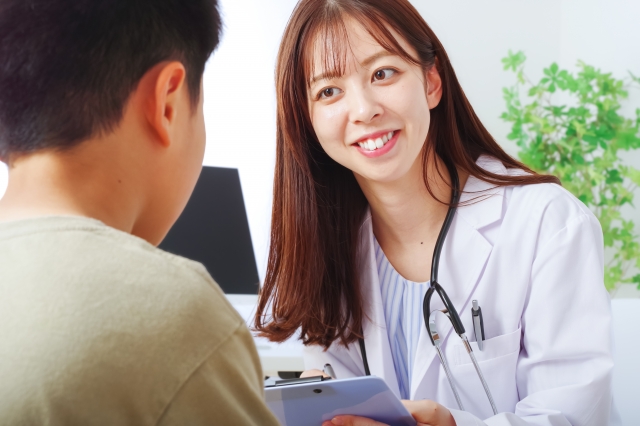 子どもが受診する様子