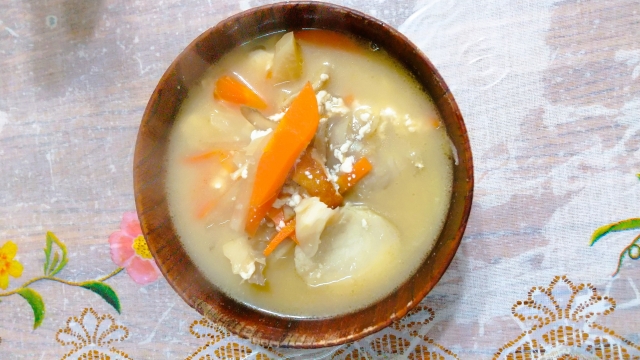 里芋を使ったみそ汁