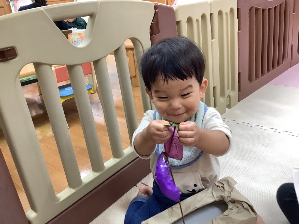 さつまいもほりごっこの様子