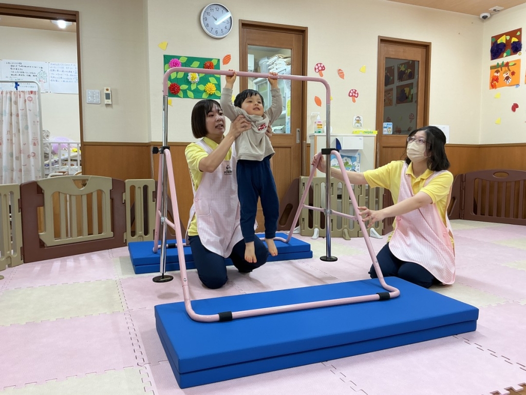 11月運動遊びの会(鉄棒)