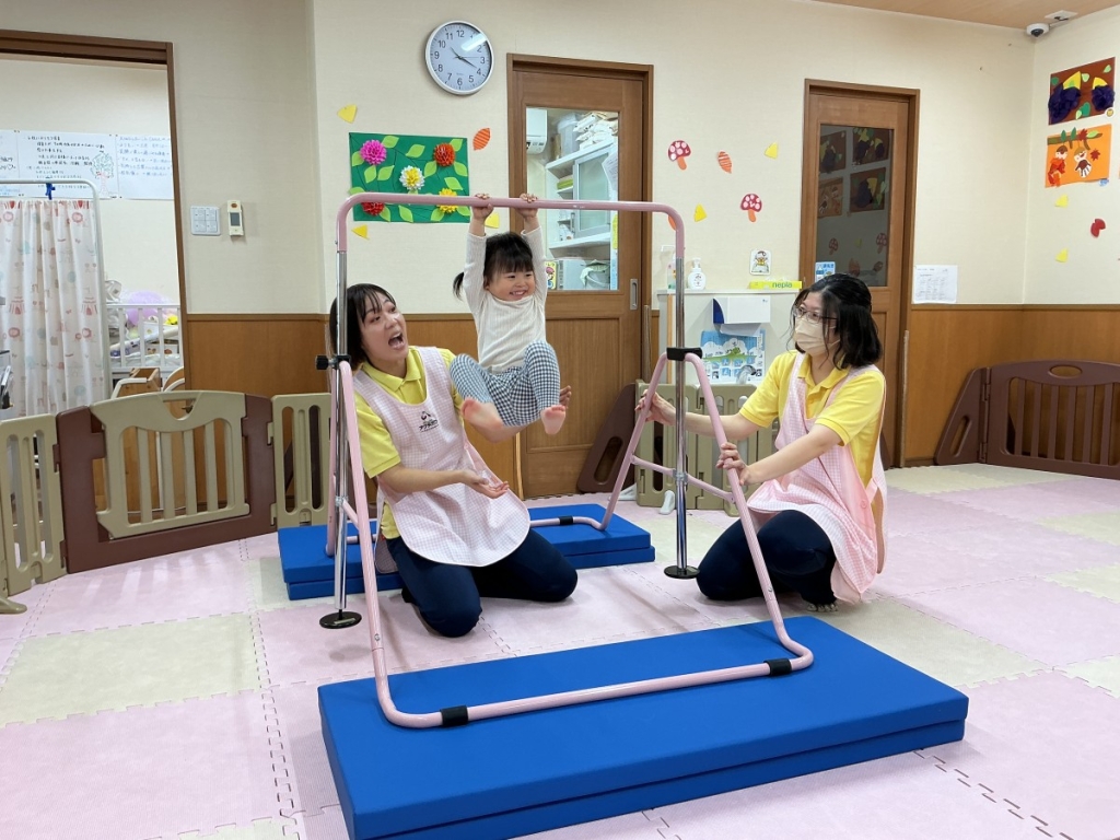 11月運動遊びの会(鉄棒)