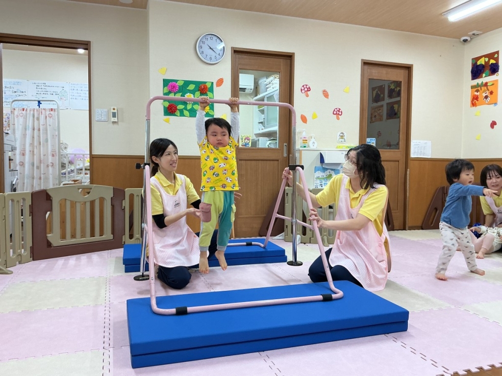 11月運動遊びの会(鉄棒)