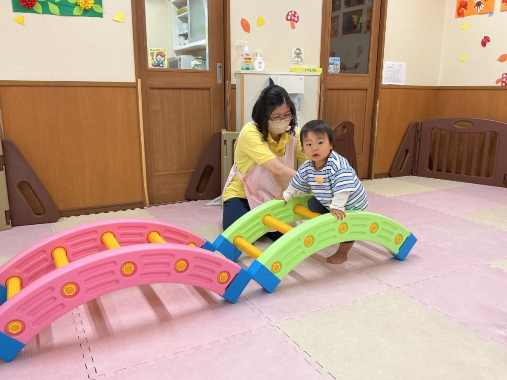 0歳児はしご渡り