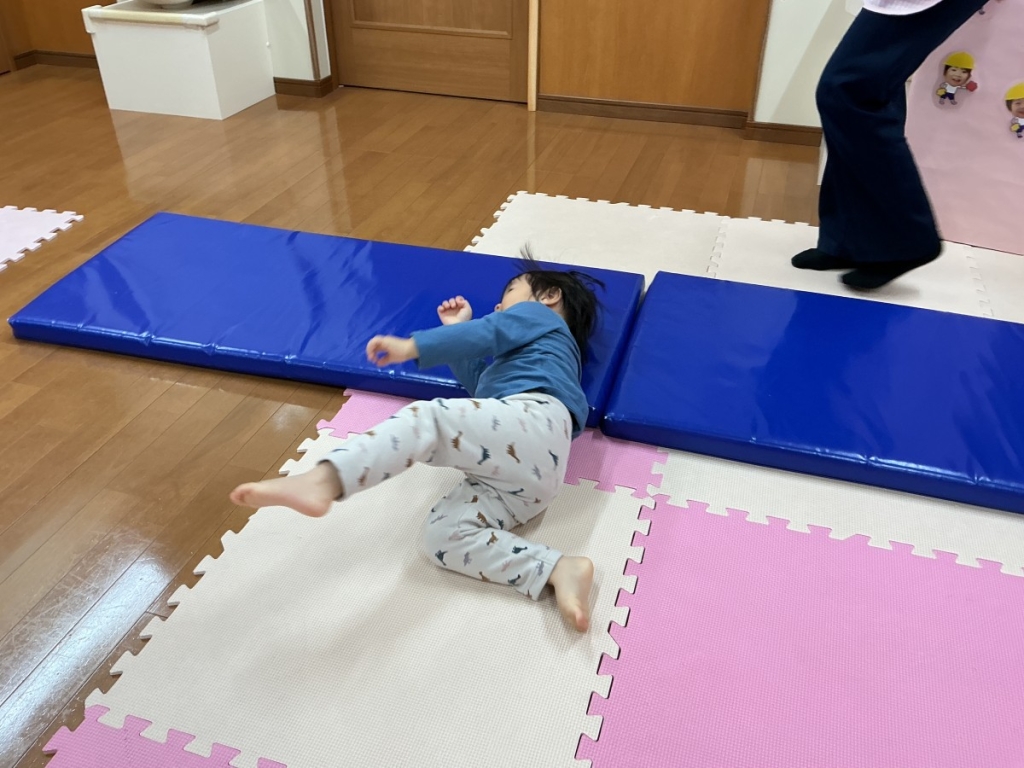 11月運動遊びの会(1歳児高月齢サーキット)