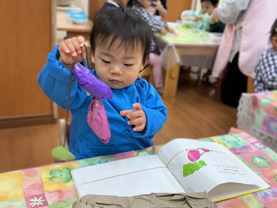 絵本読みあいの様子