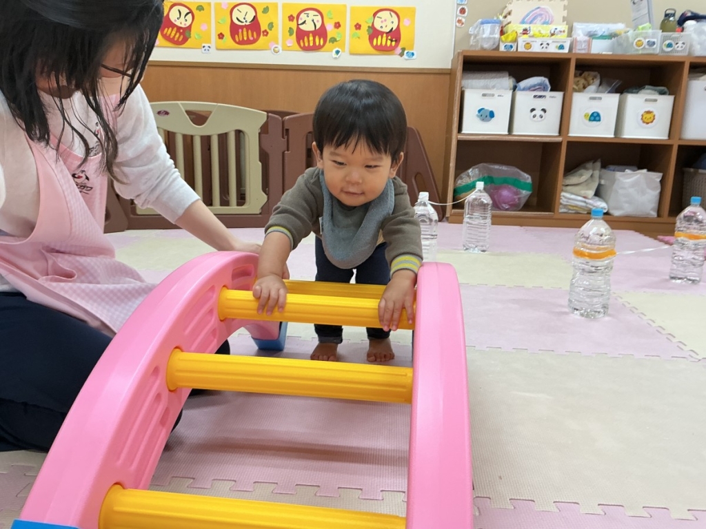 1月運動プログラム~梯子渡り遊び~②